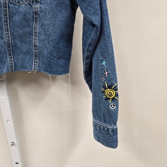 Forever 21 Embroidery Cropped denim Jacket Small - Picture 4 of 5